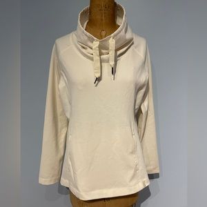 Mountain Hardware Top